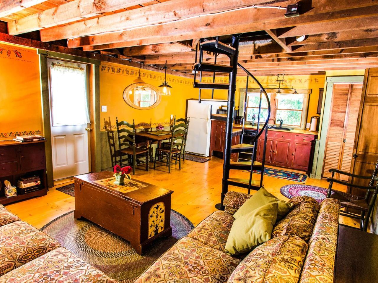The Nutmeg Inn Мередит Экстерьер фото
