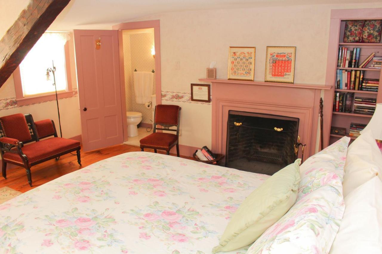 The Nutmeg Inn Мередит Экстерьер фото
