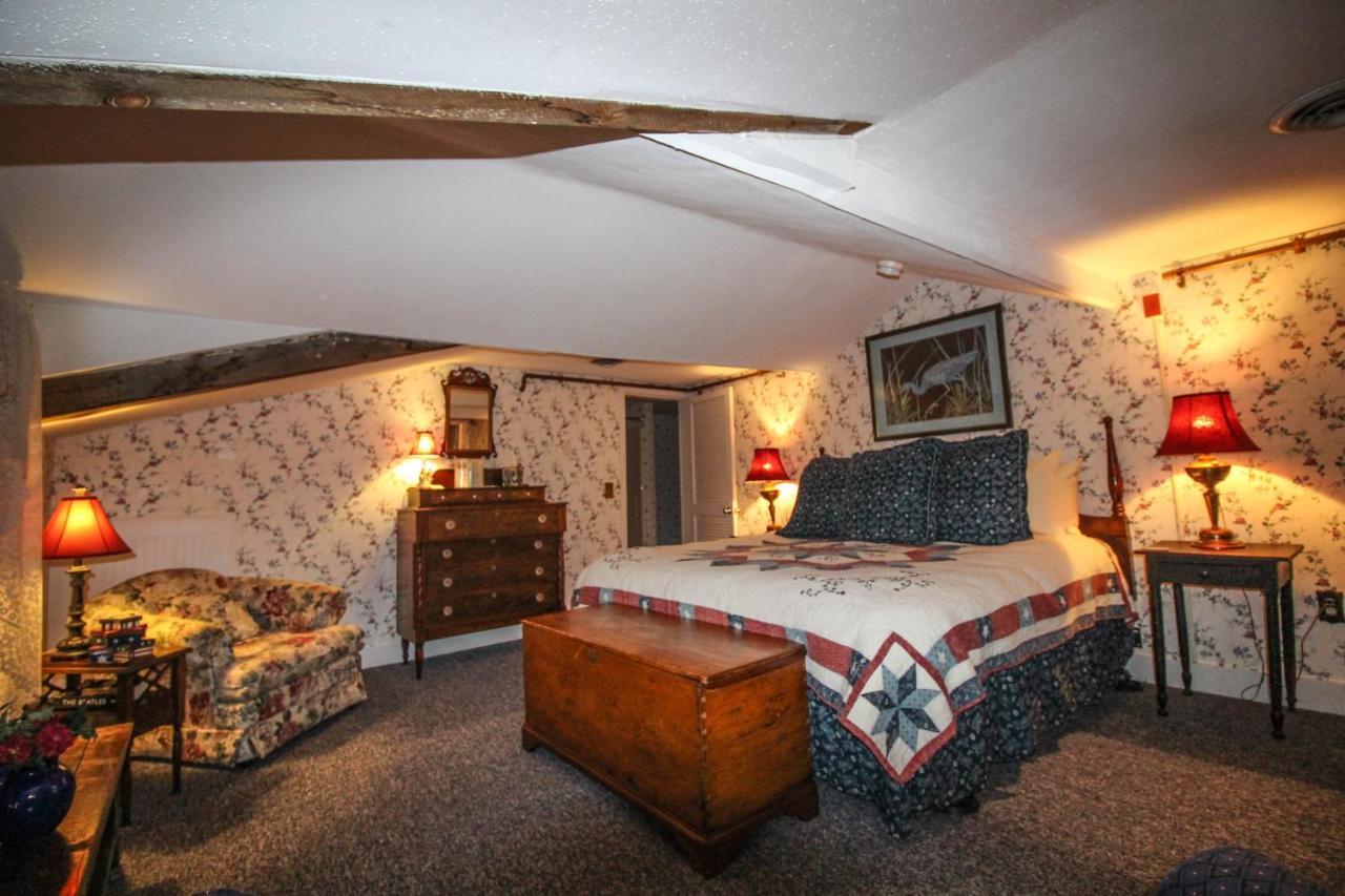 The Nutmeg Inn Мередит Экстерьер фото