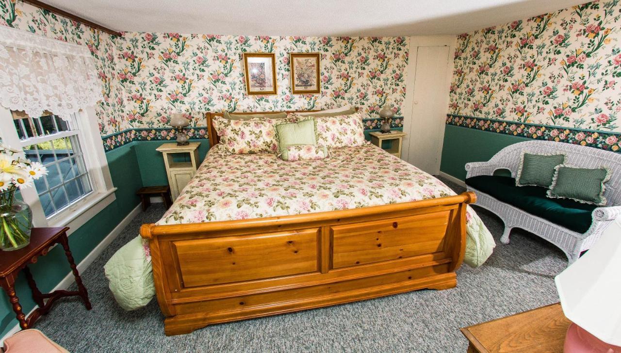 The Nutmeg Inn Мередит Экстерьер фото