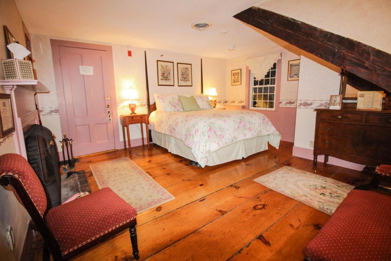 The Nutmeg Inn Мередит Экстерьер фото