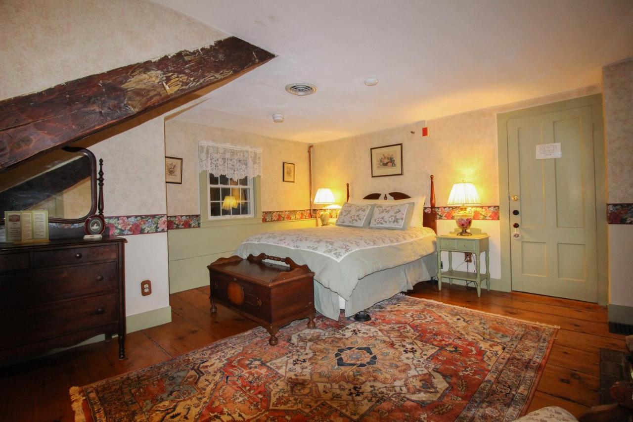 The Nutmeg Inn Мередит Экстерьер фото