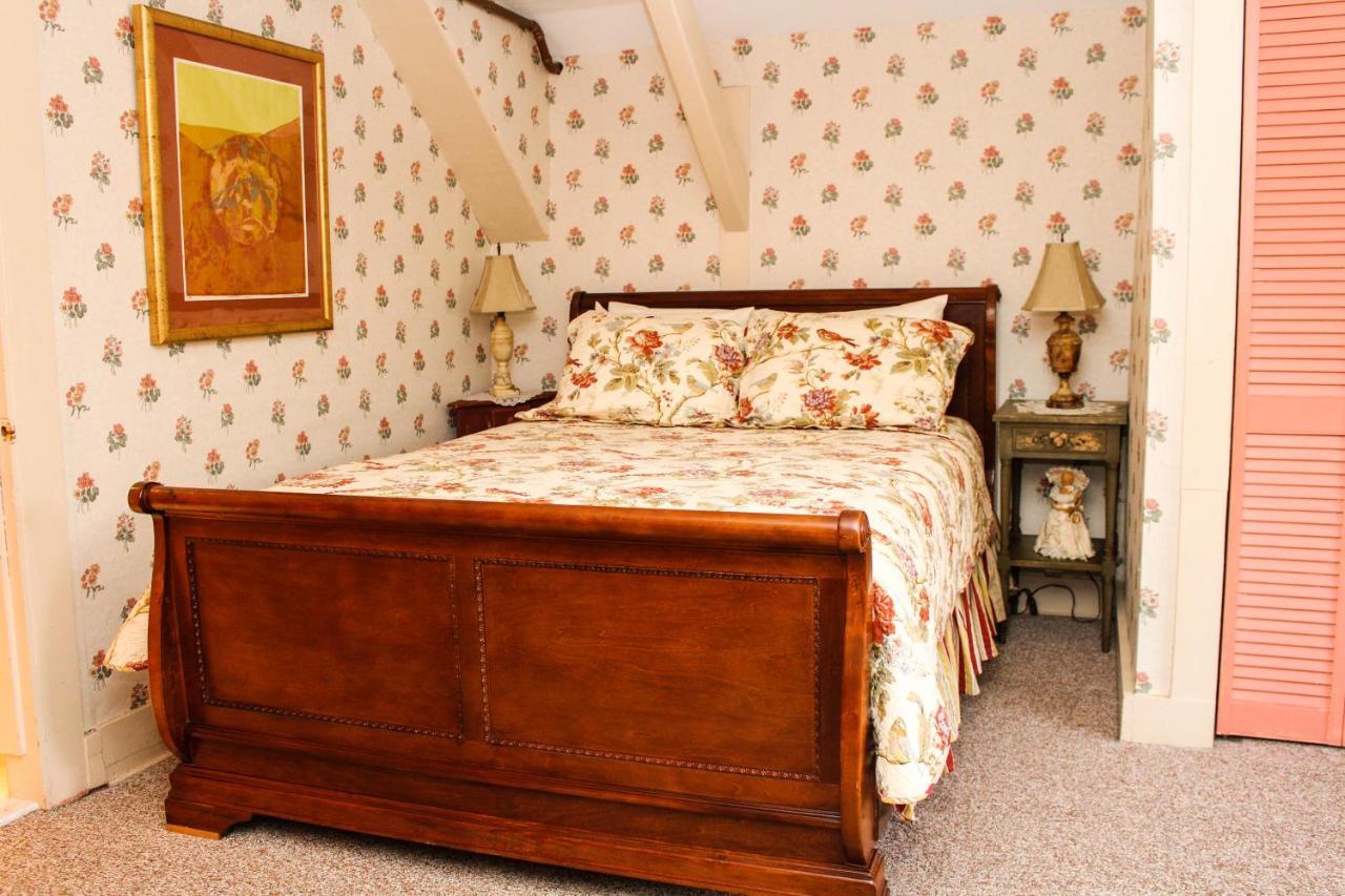 The Nutmeg Inn Мередит Экстерьер фото