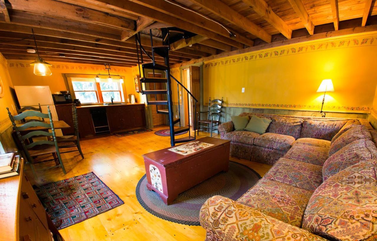 The Nutmeg Inn Мередит Экстерьер фото