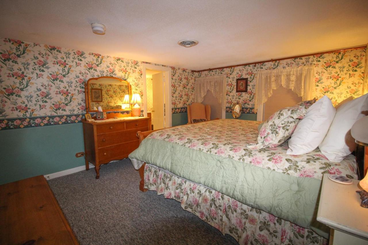 The Nutmeg Inn Мередит Экстерьер фото